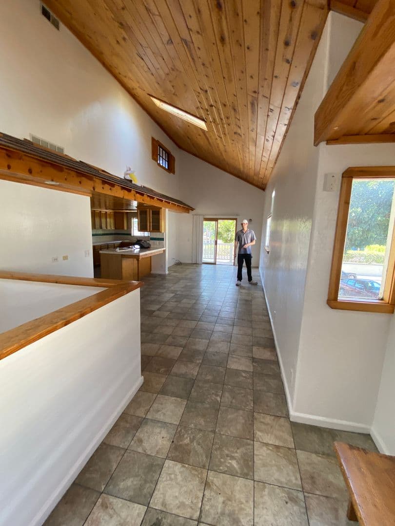 Goleta Apartment: 6535 El Nido