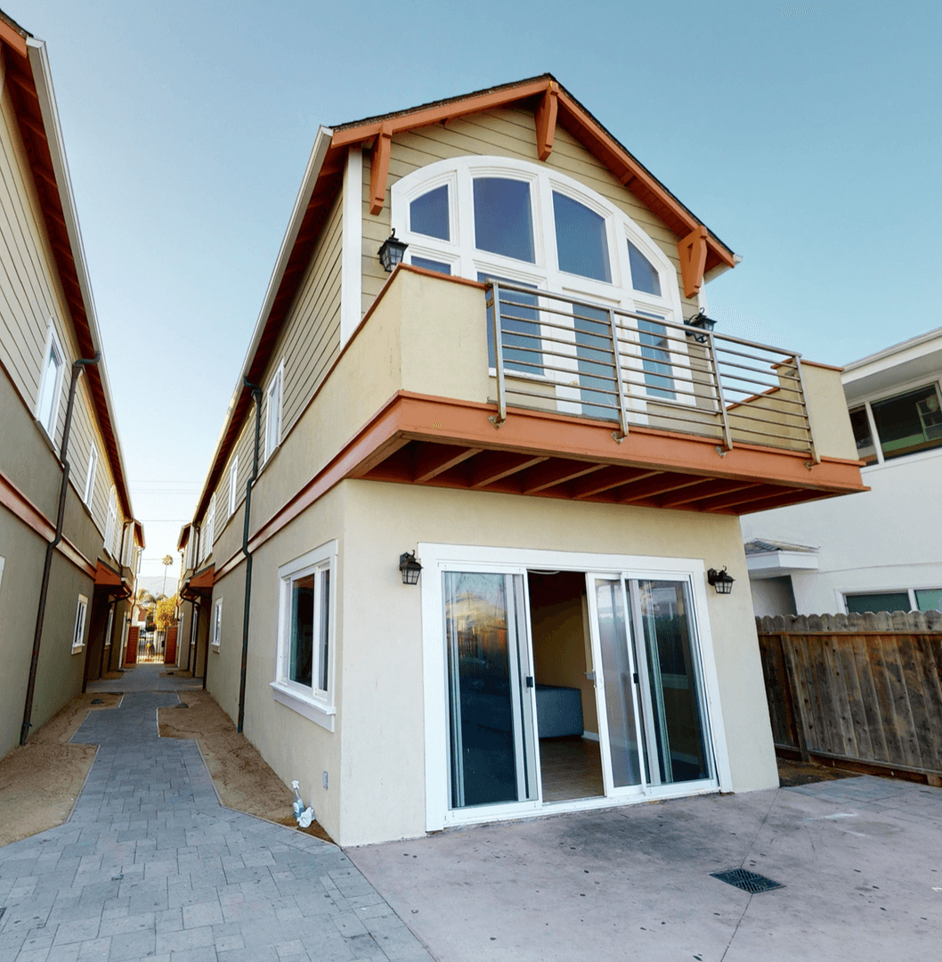 Goleta Apartment: 6631 Del Playa