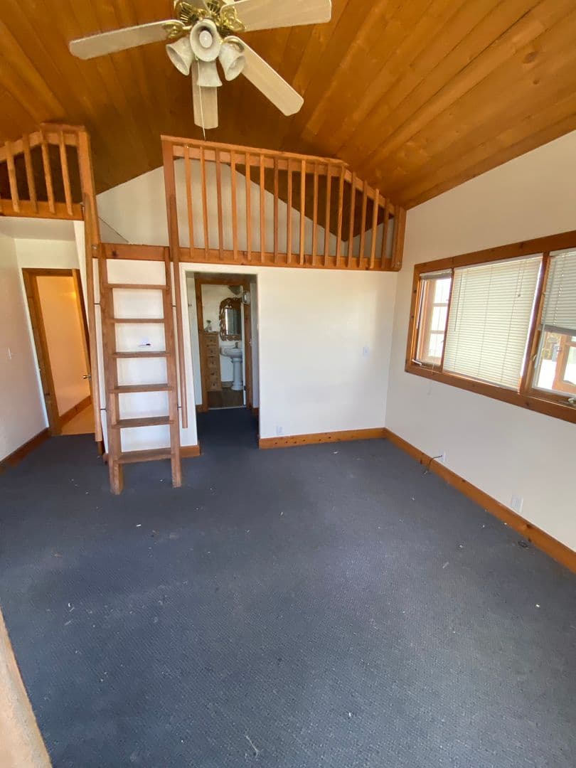 Goleta Apartment: 6585 Del Playa
