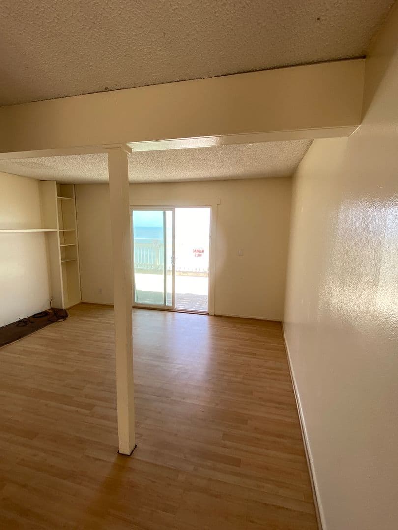Goleta Apartment: 6679 Del Playa