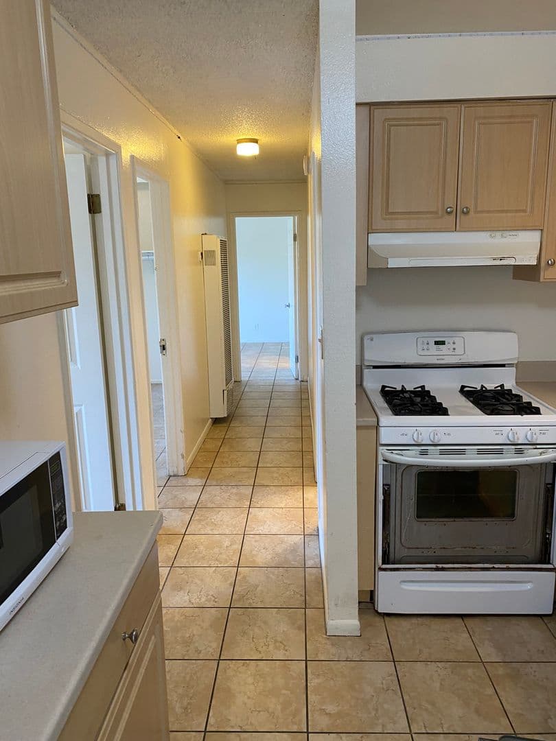 Goleta Apartment: 6561 Del Playa