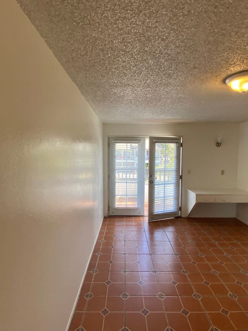Goleta Apartment: 6777 Del Playa