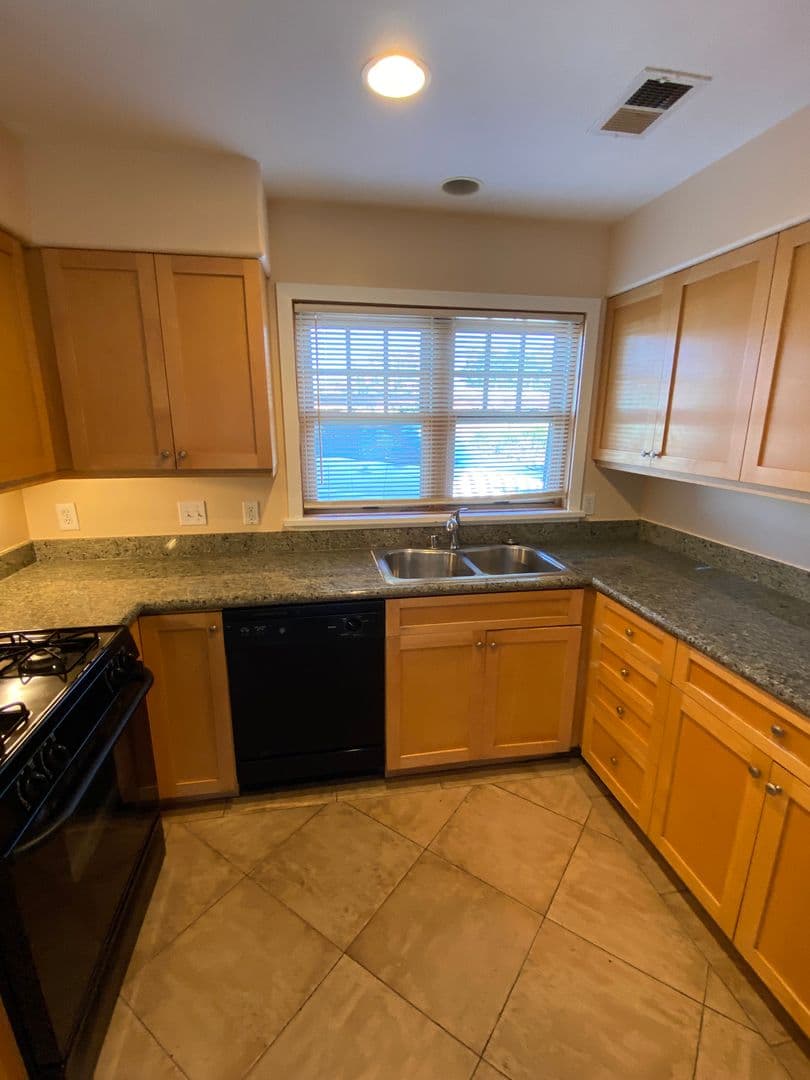 Goleta Apartment: 6736 Sueno