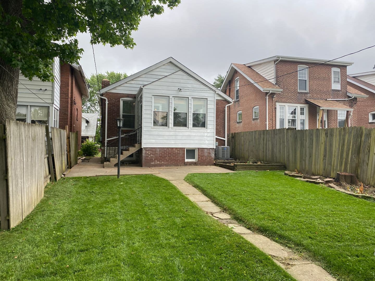 St. Louis House: 4941 Itaska