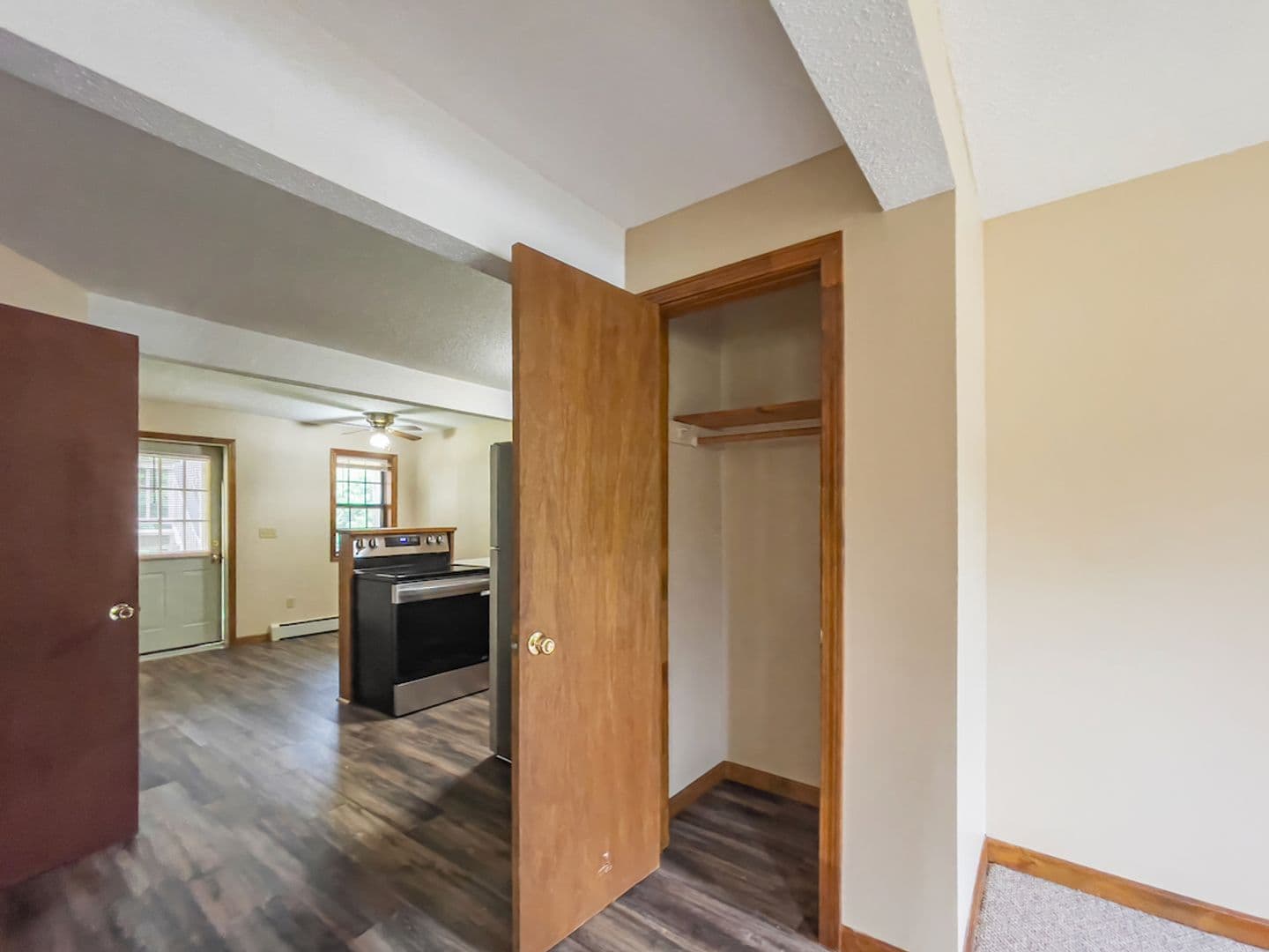 Bozrah Apartment: 195 Fitchville Rd.