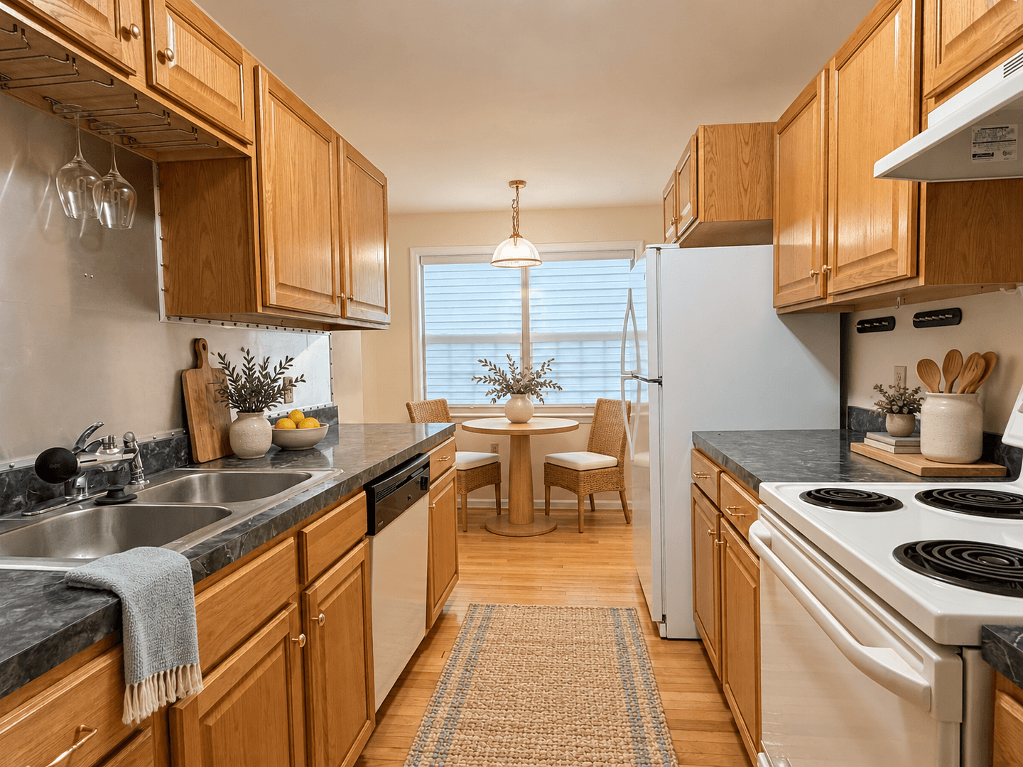 New London House: 19 Hawthorne Drive