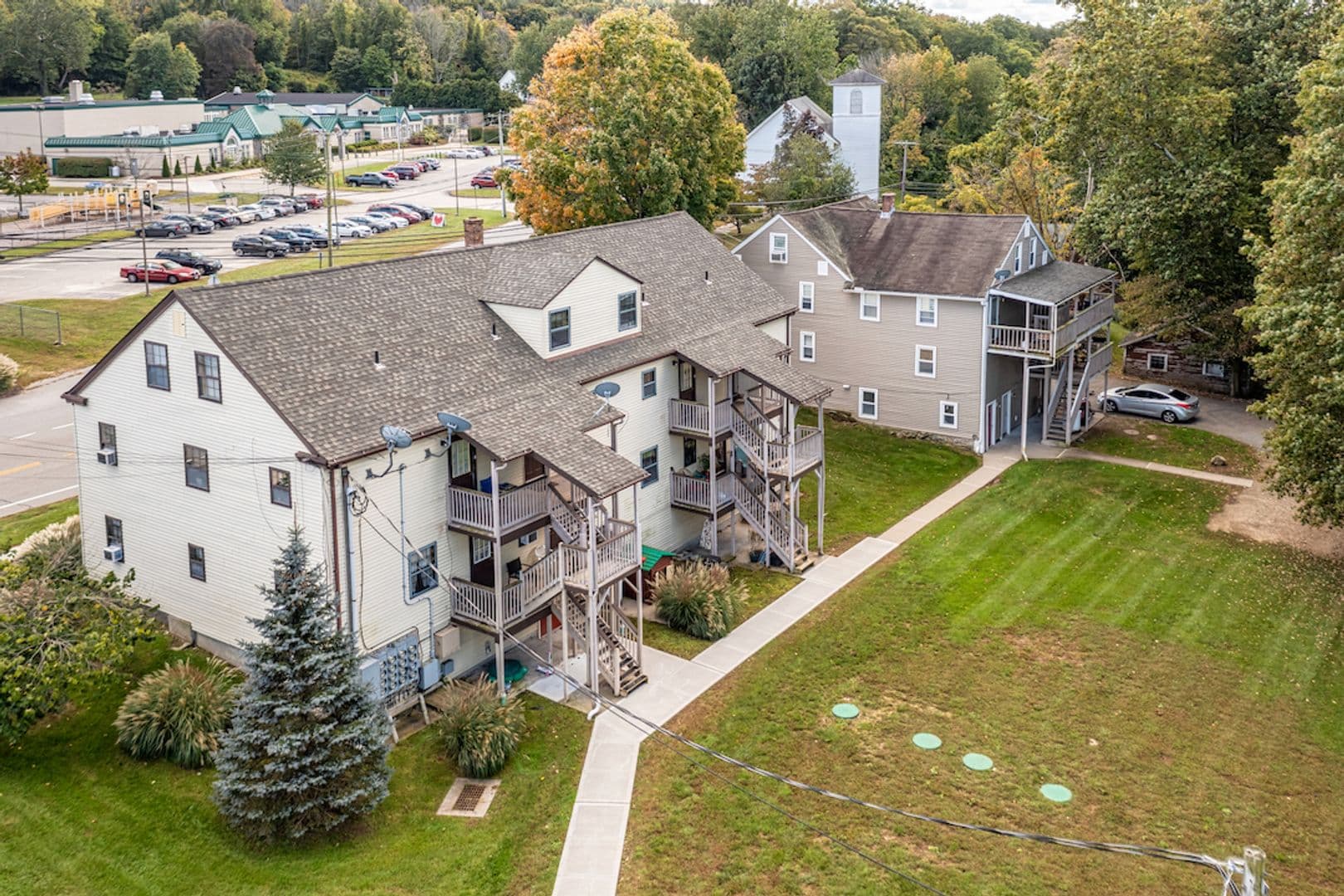 Bozrah Apartment: 195 Fitchville Rd.