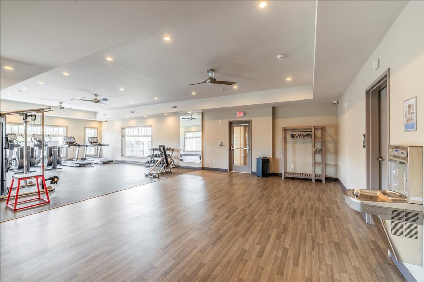 Norwich Apartment: 1201- 1310 River View Lane