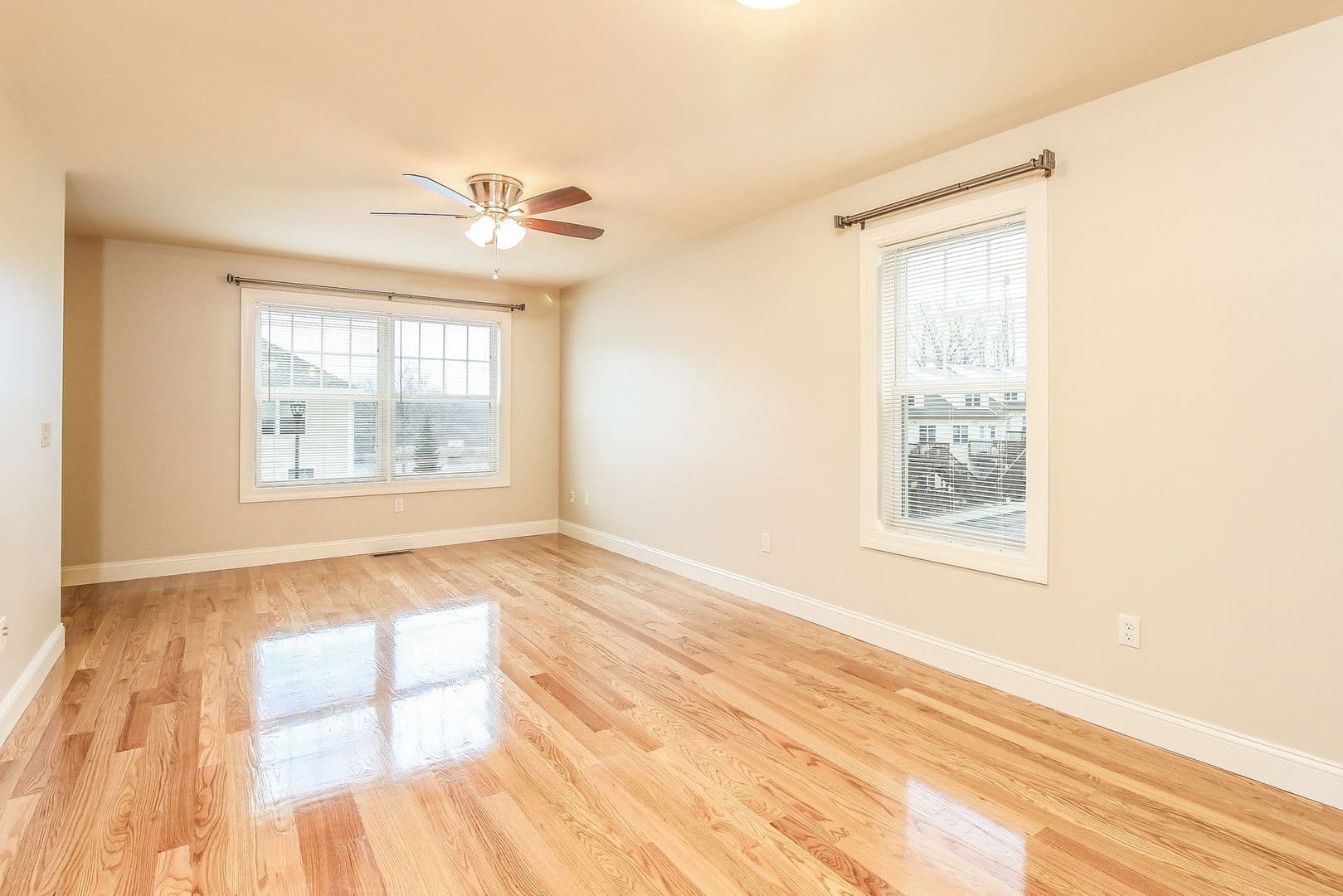 Norwich Apartment: 1201- 1310 River View Lane