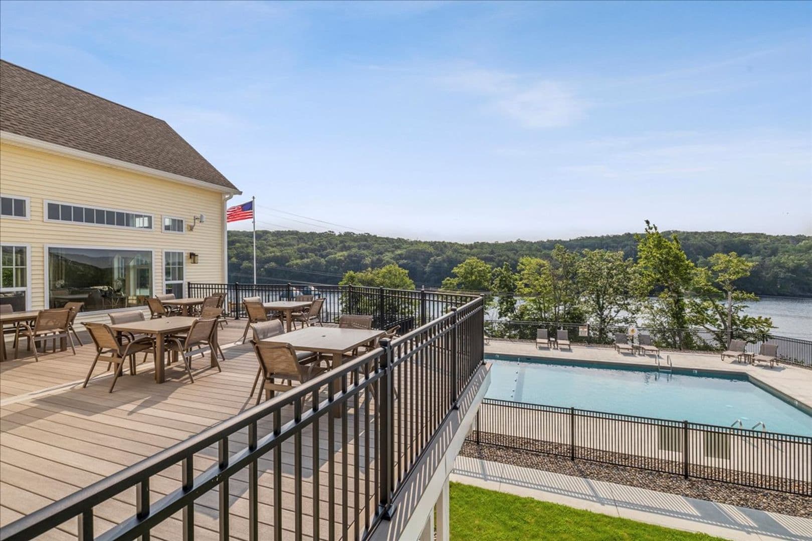 Norwich Apartment: 1201- 1310 River View Lane