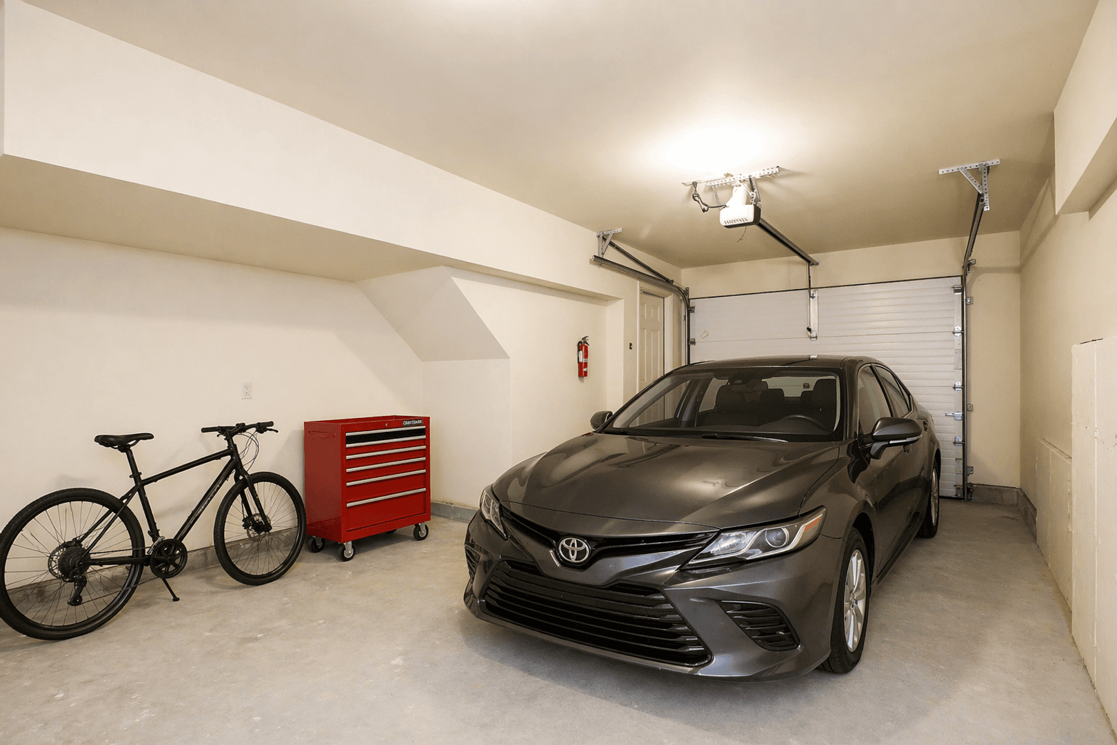 Norwich Apartment: 1201- 1310 River View Lane