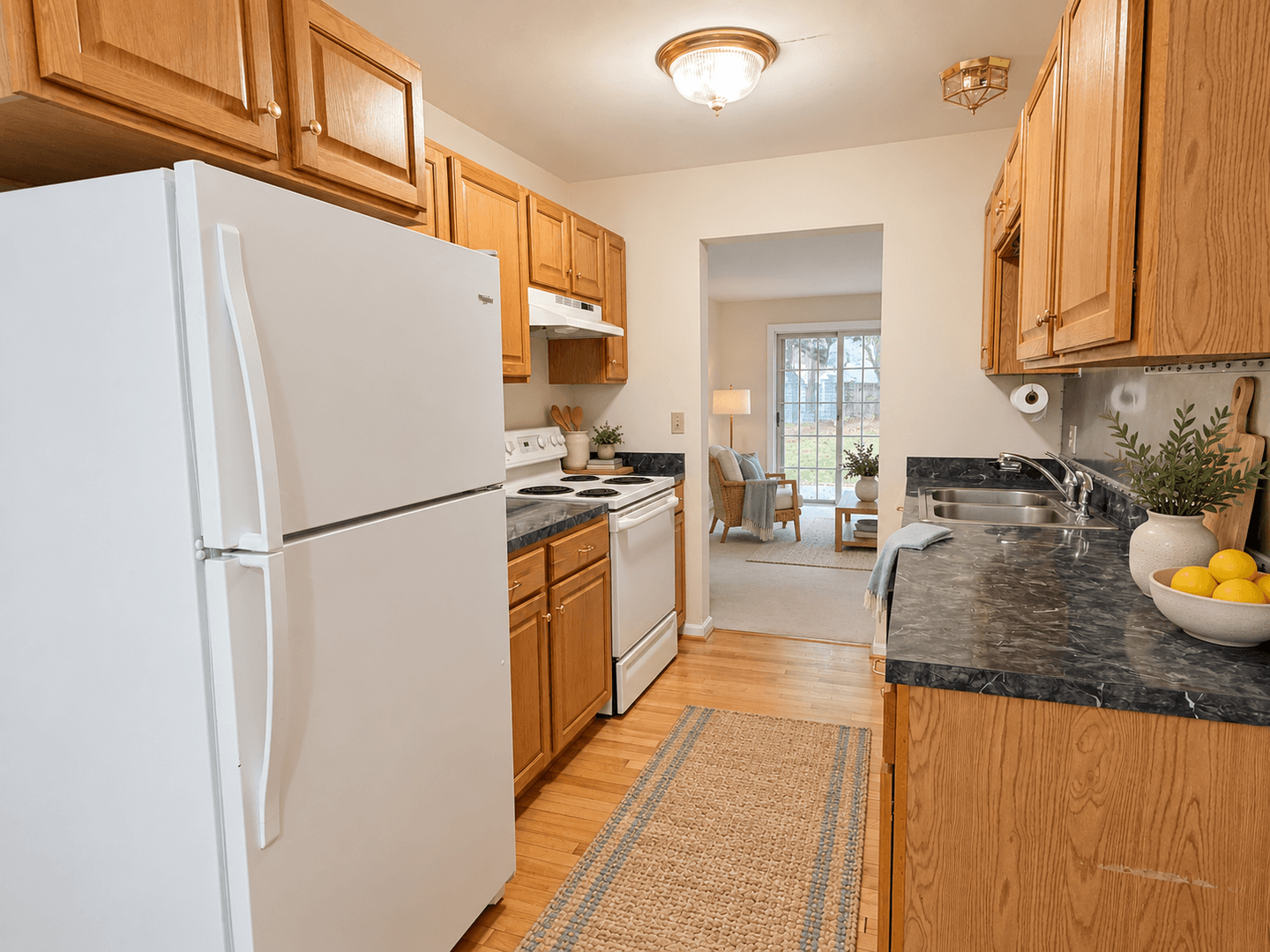 New London House: 19 Hawthorne Drive