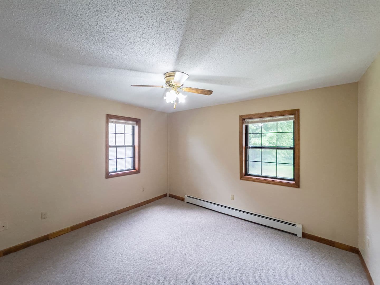 Bozrah Apartment: 195 Fitchville Rd.