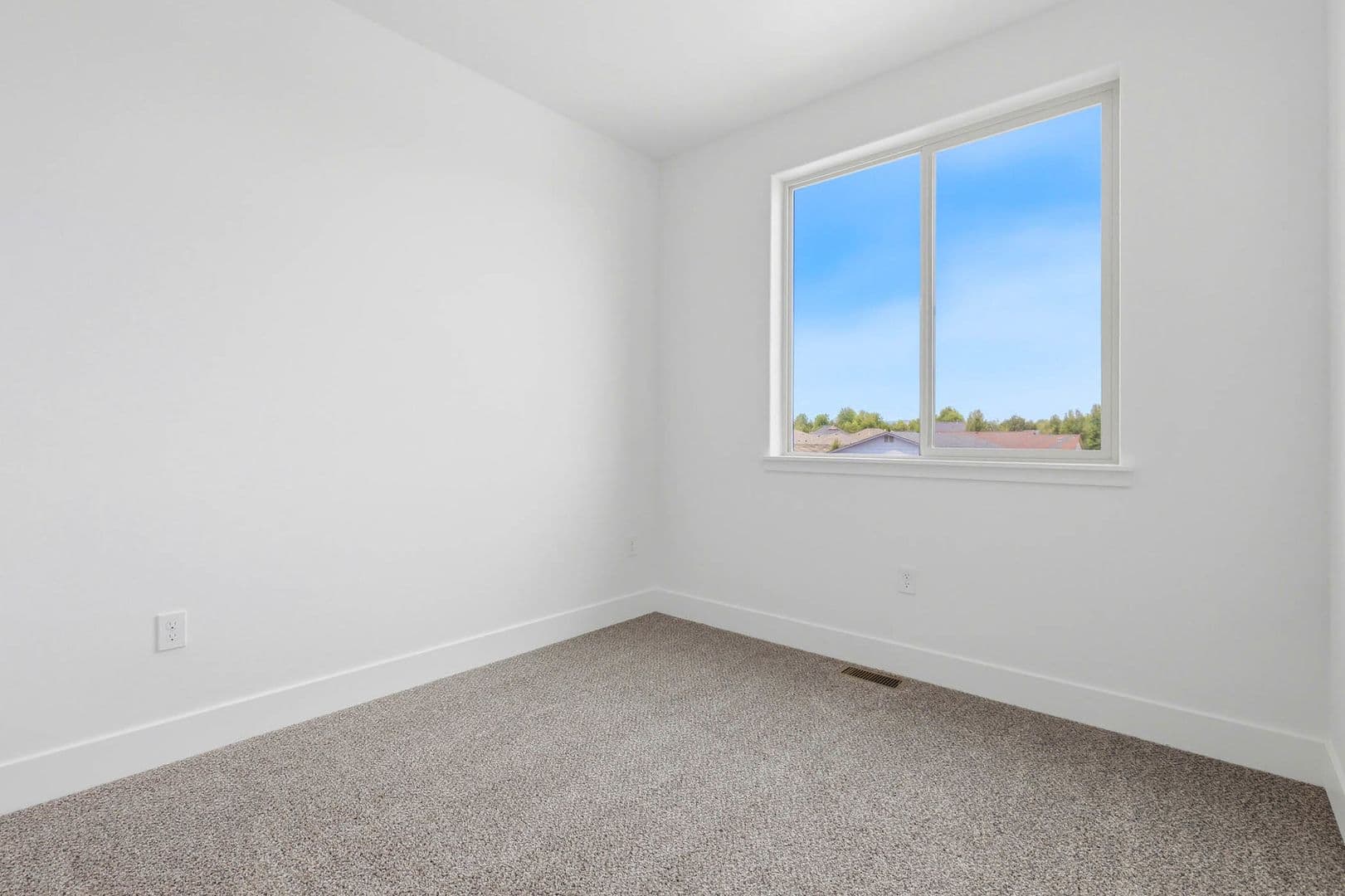 Pasco Townhome: 6820 W Court St