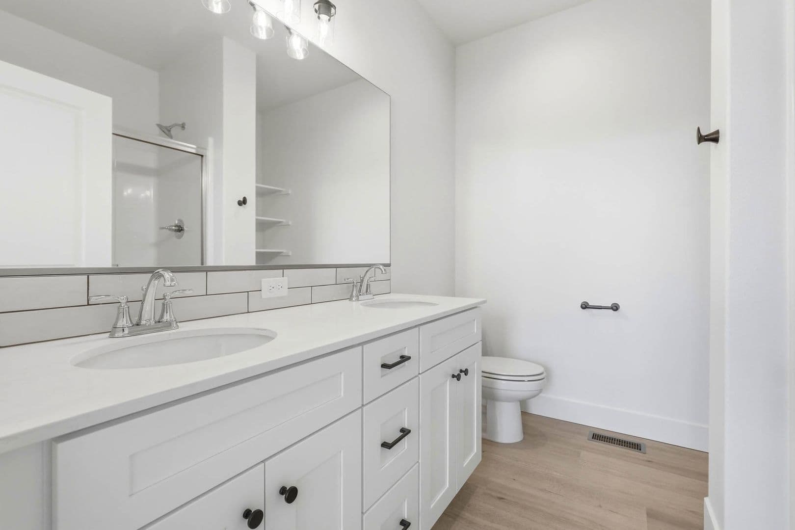 Pasco Townhome: 6820 W Court St