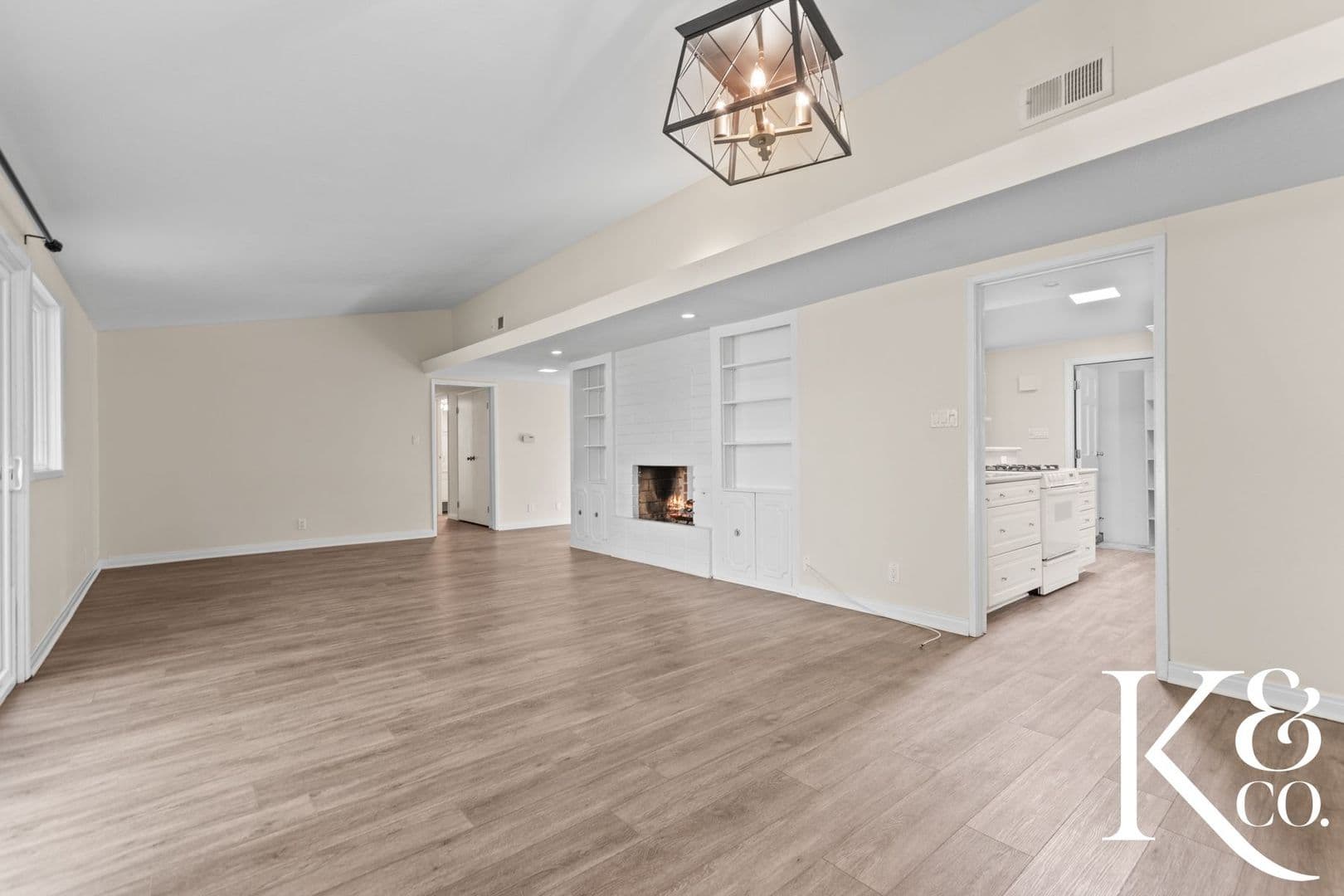 Thousand Oaks House: 2320 Aldrich Circle