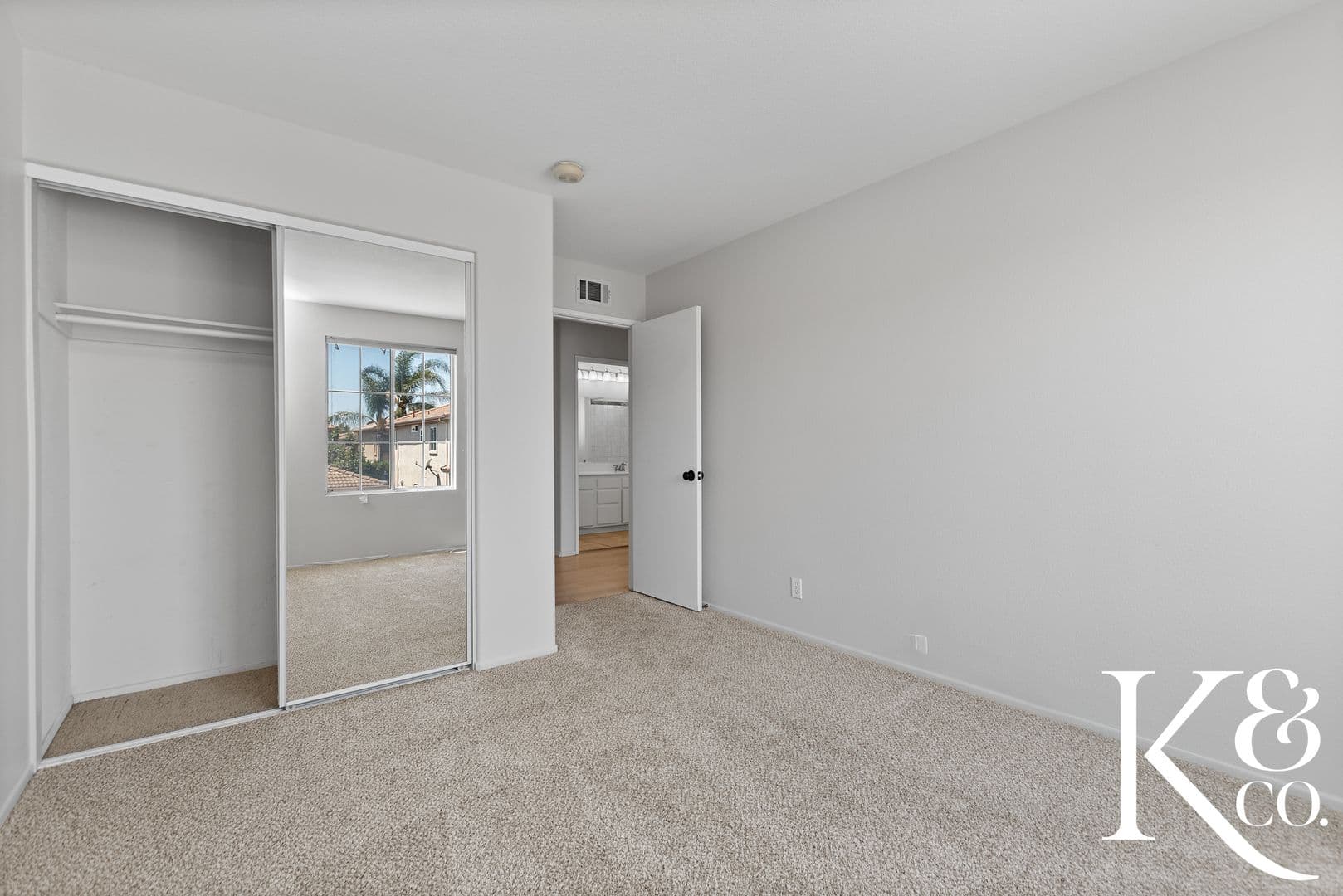 Camarillo House: 549 Avenida Magdalena
