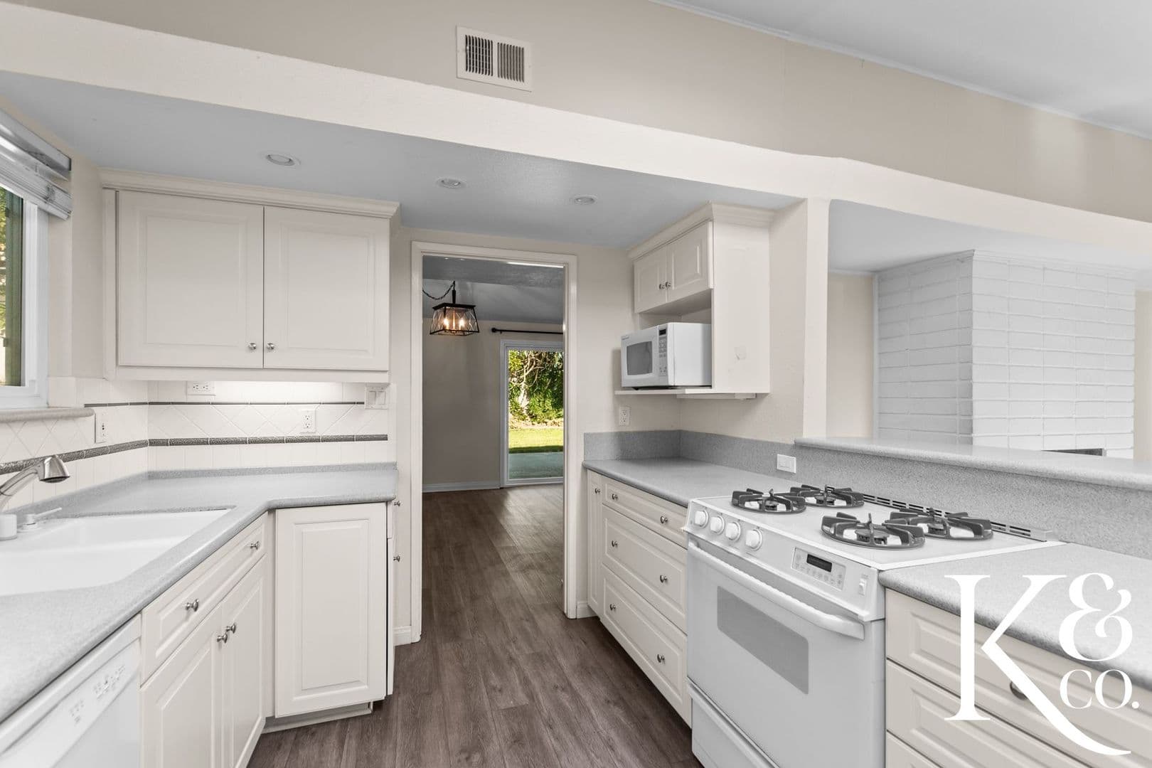 Thousand Oaks House: 2320 Aldrich Circle