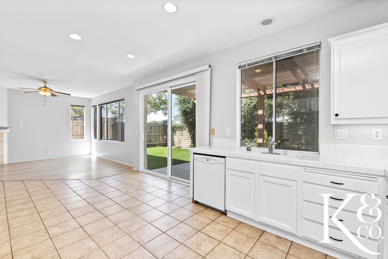 Camarillo House: 549 Avenida Magdalena