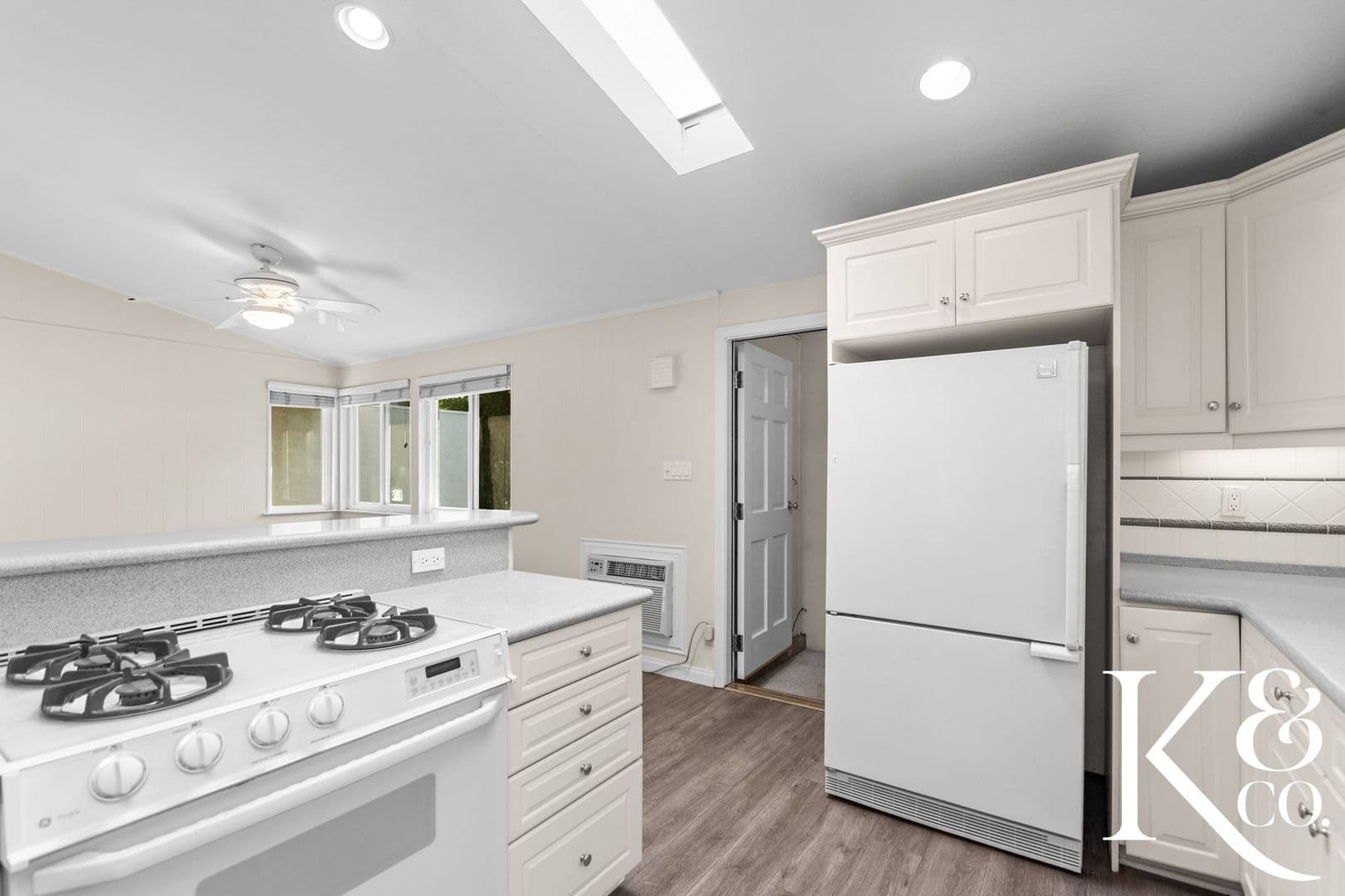 Thousand Oaks House: 2320 Aldrich Circle