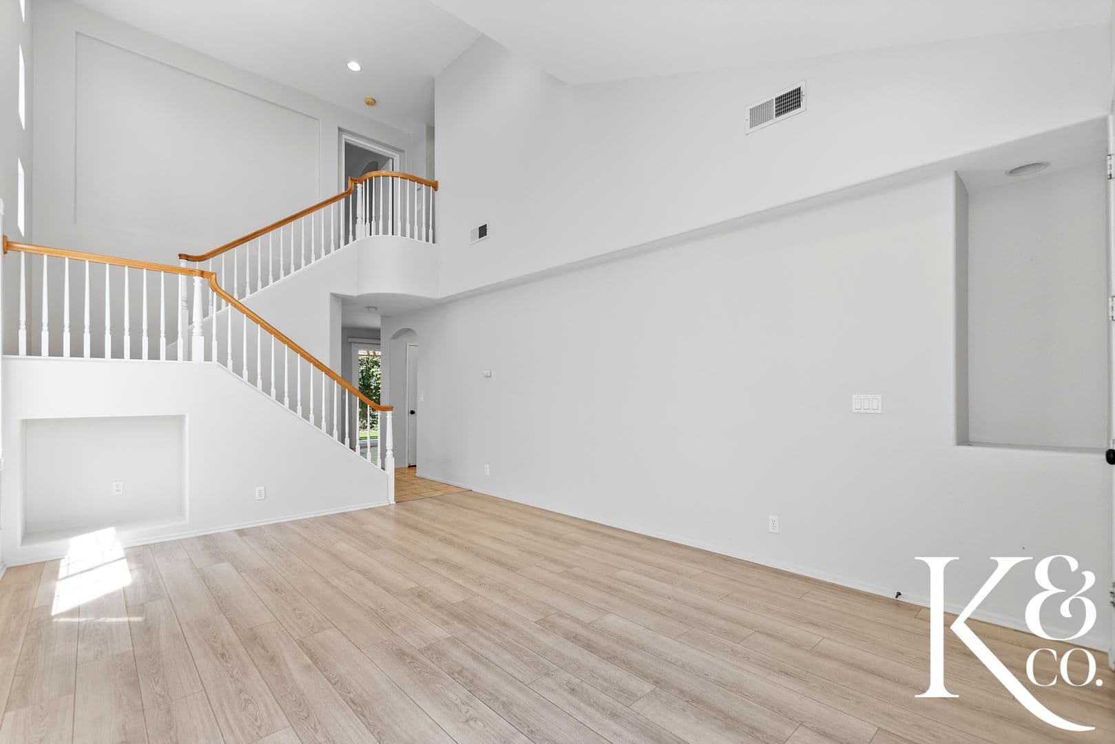 Camarillo House: 549 Avenida Magdalena