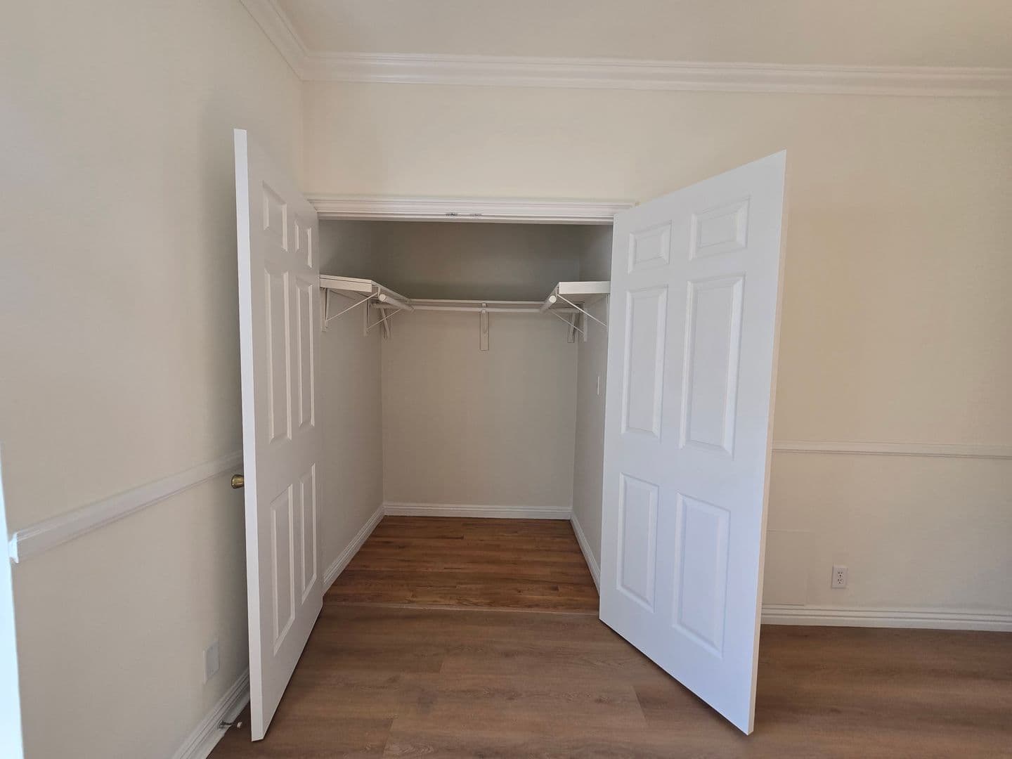 Los Angeles Apartment: 357 N. Ogden Dr.