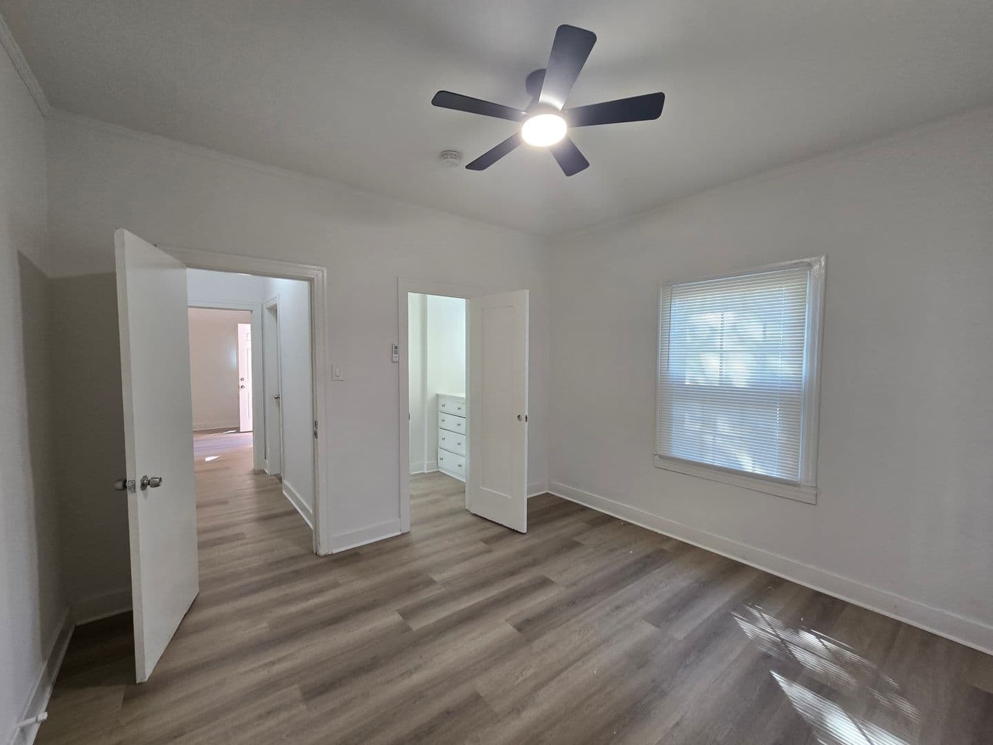 GLENDALE Apartment: 1317 - 1319 E. WILSON AVE