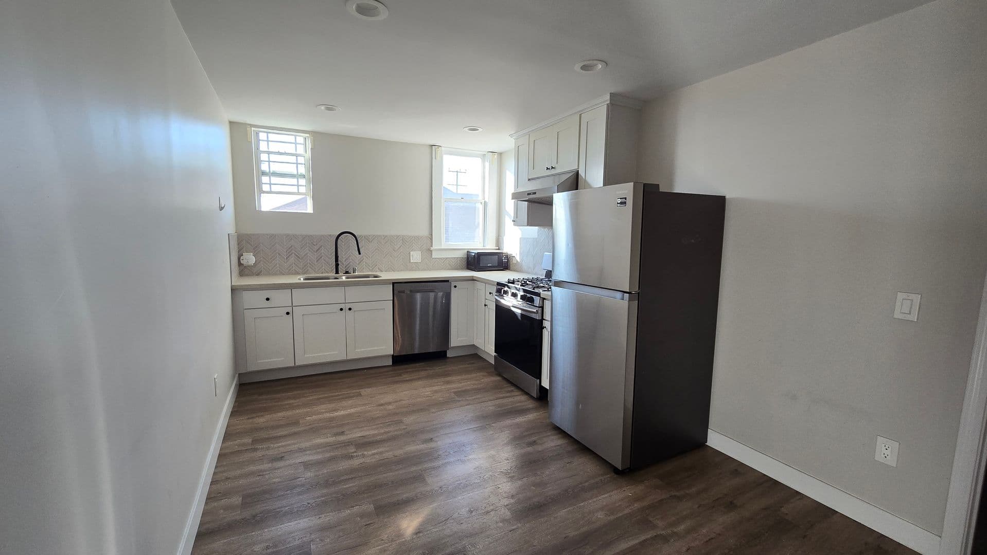 LOS ANGELES Apartment: 1234 - 1236 W. 22ND ST.