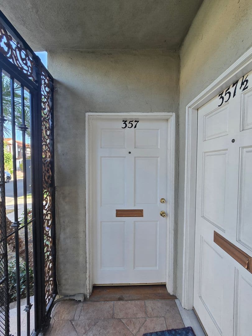 Los Angeles Apartment: 357 N. Ogden Dr.