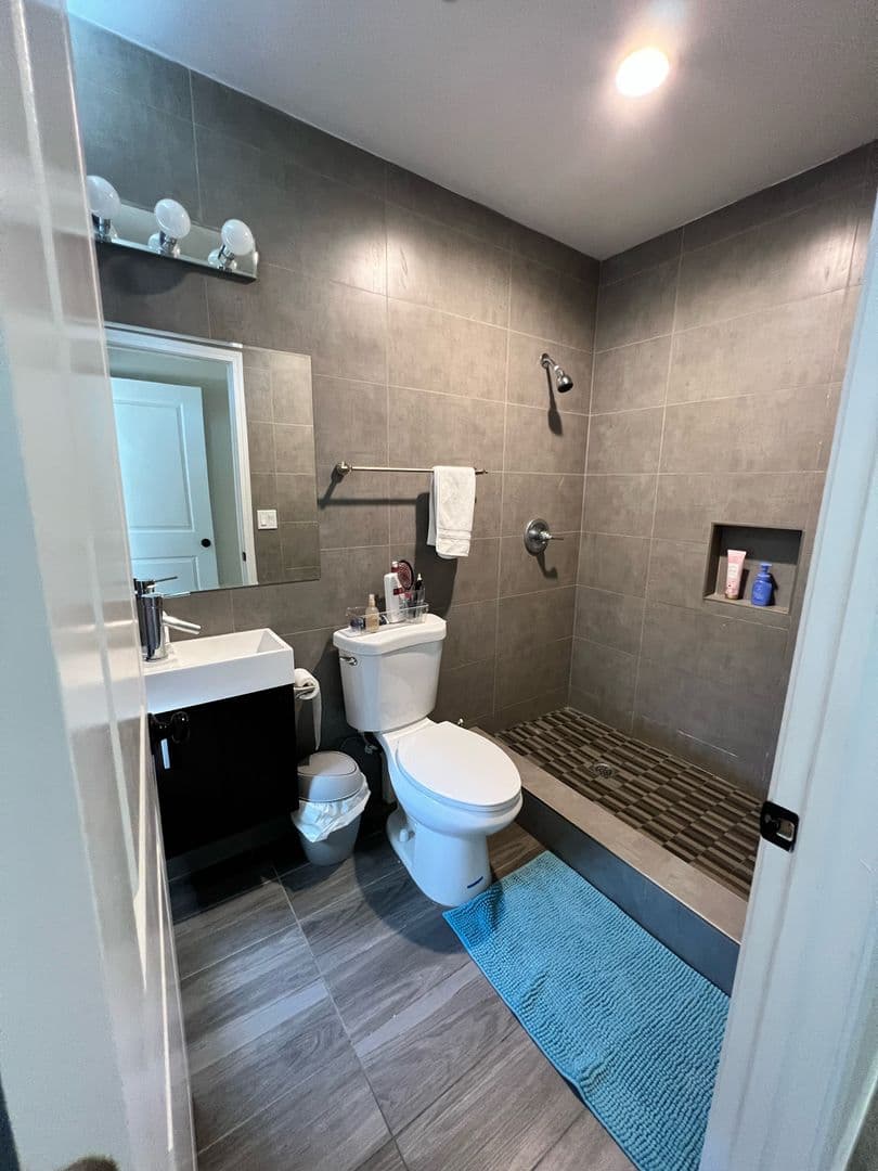LOS ANGELES Apartment: 1234 - 1236 W. 22ND ST.