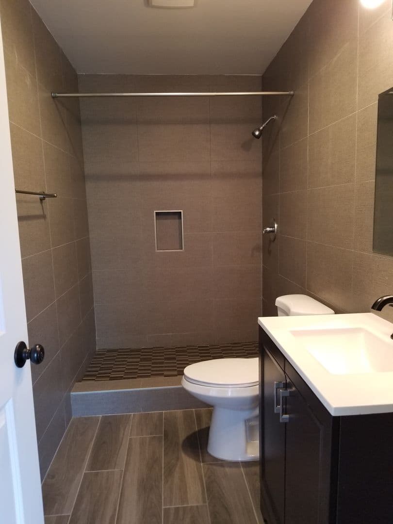 LOS ANGELES Apartment: 1234 - 1236 W. 22ND ST.