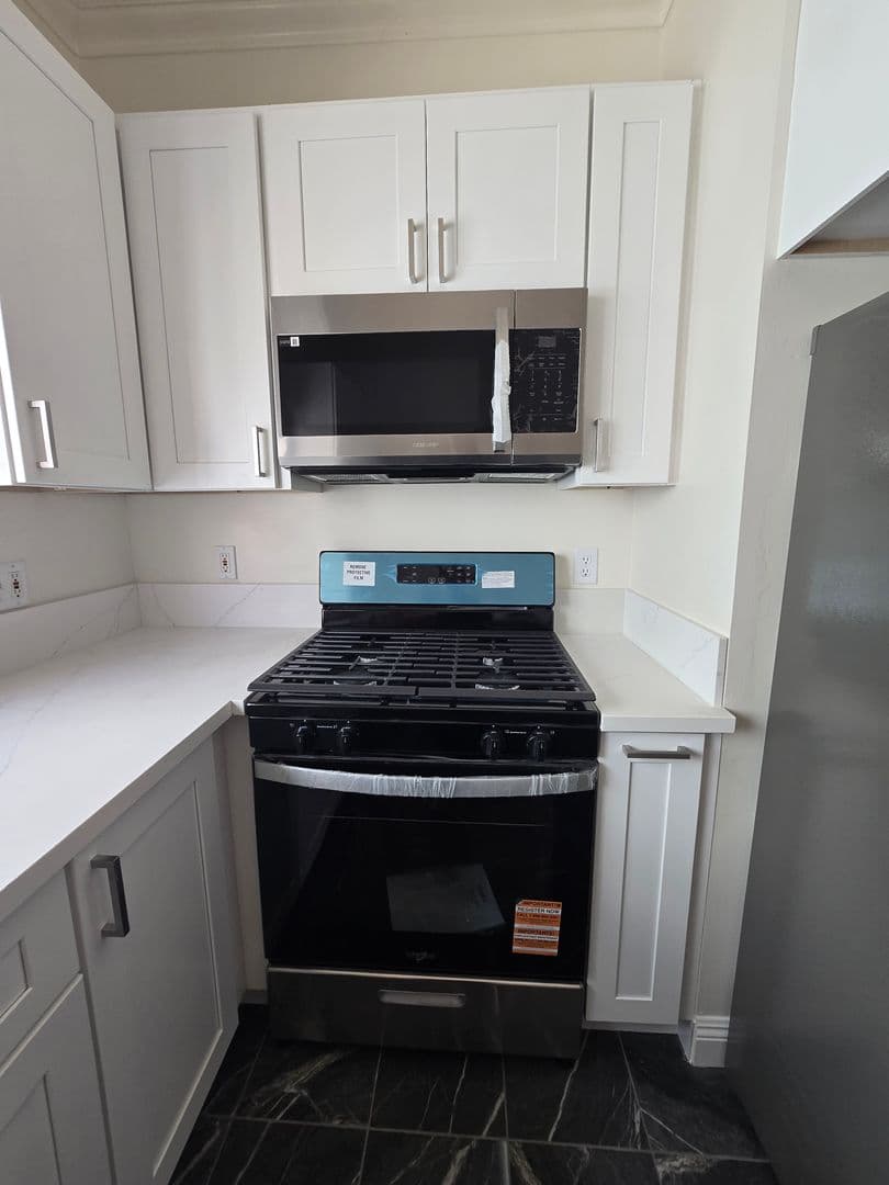 Los Angeles Apartment: 357 N. Ogden Dr.