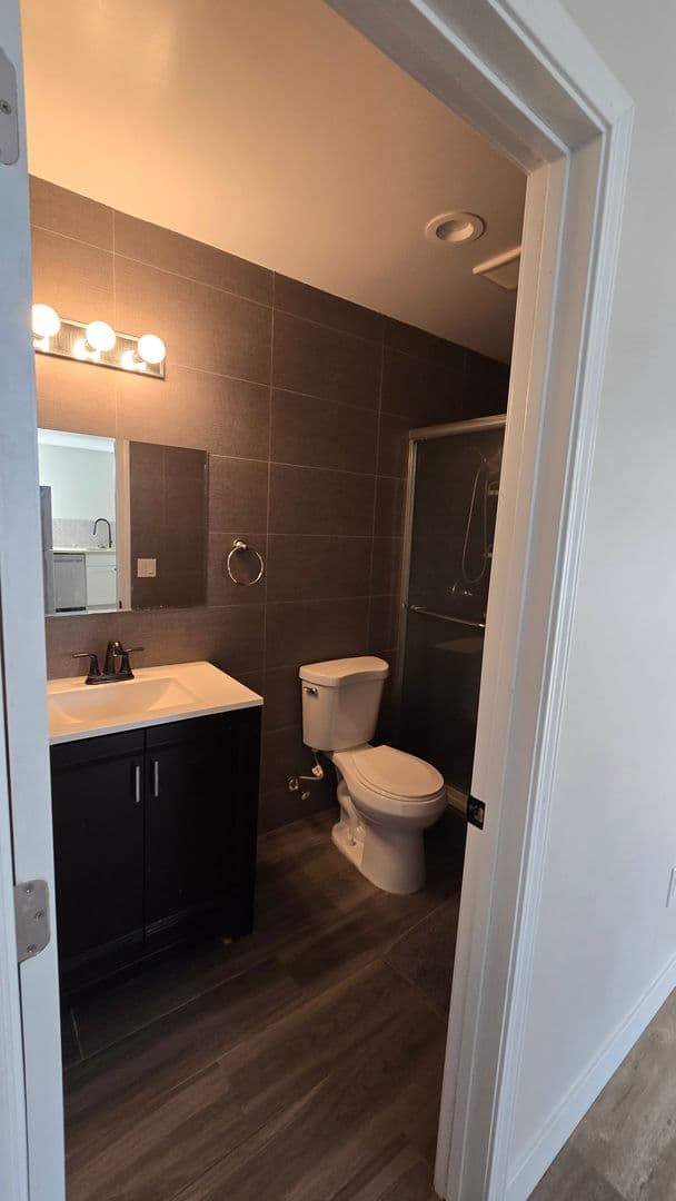 LOS ANGELES Apartment: 1234 - 1236 W. 22ND ST.