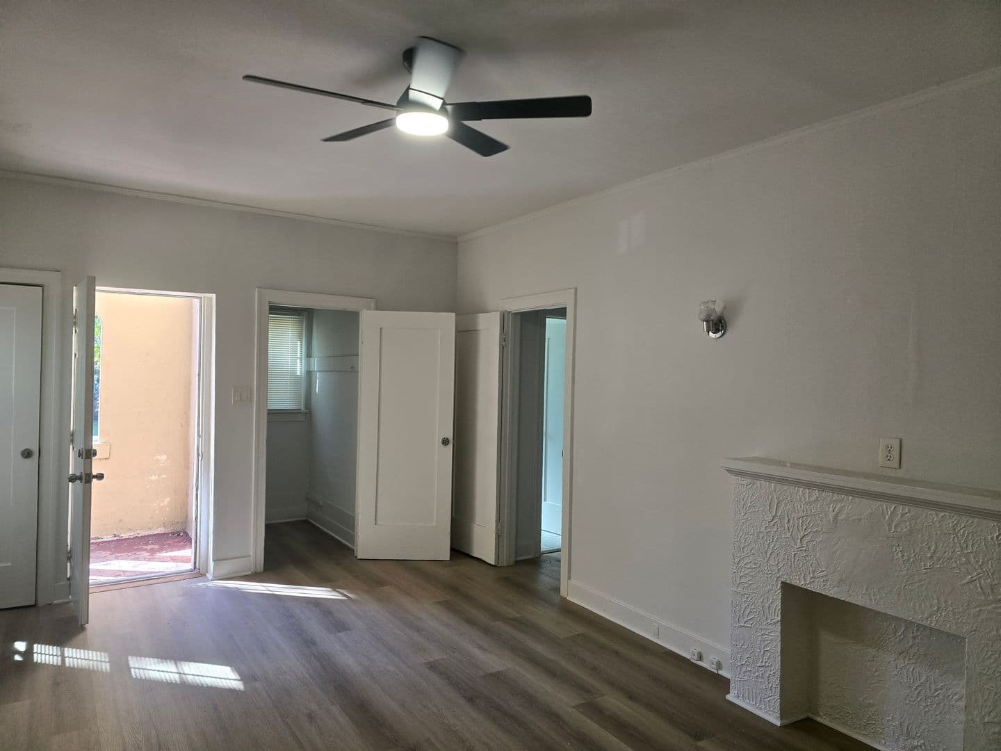 GLENDALE Apartment: 1317 - 1319 E. WILSON AVE