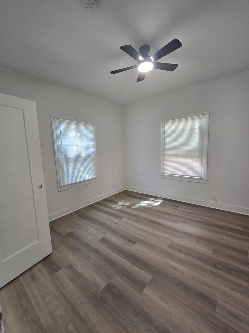GLENDALE Apartment: 1317 - 1319 E. WILSON AVE