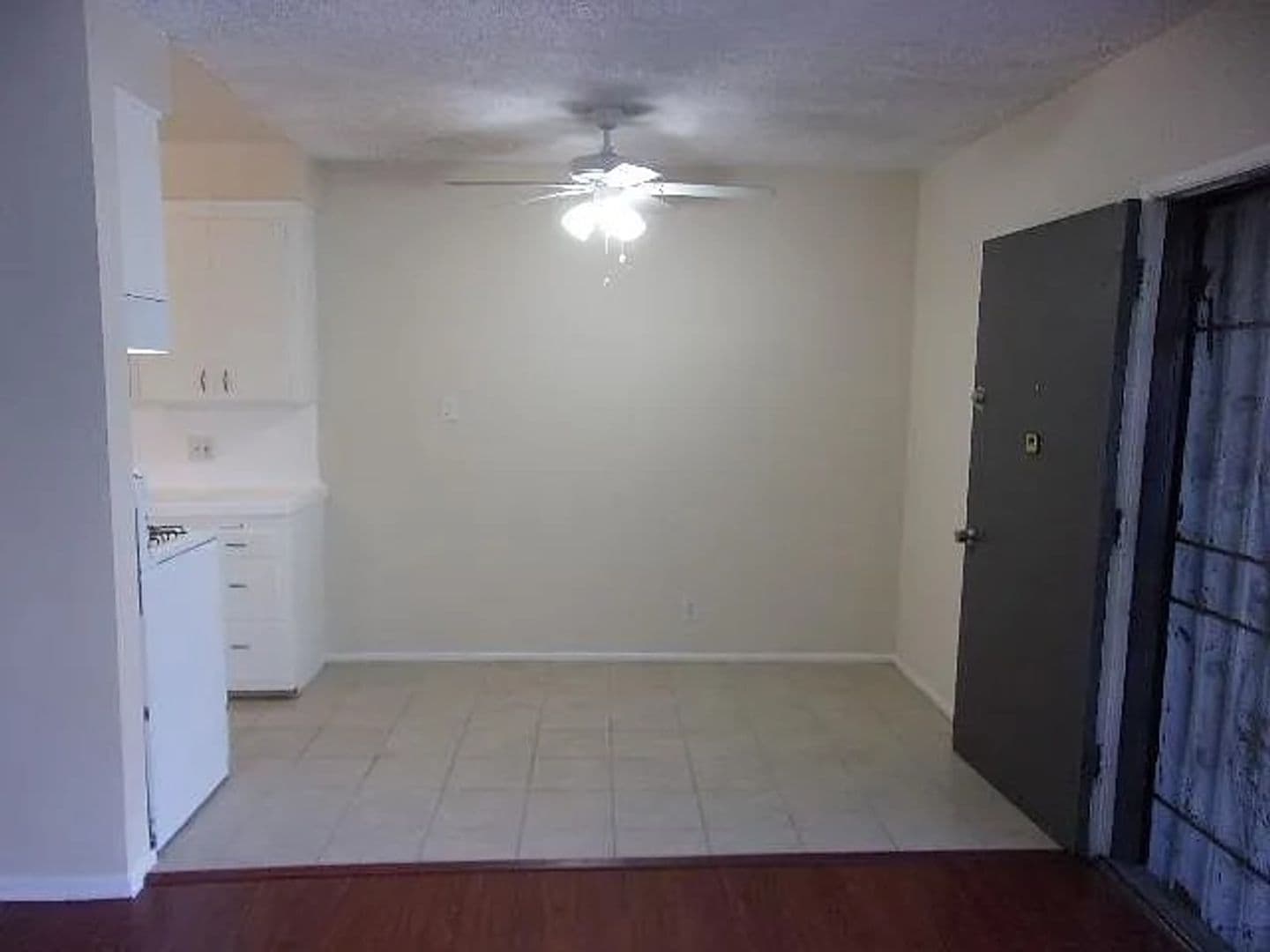 Van Nuys Apartment: 13819 Sherman Way,