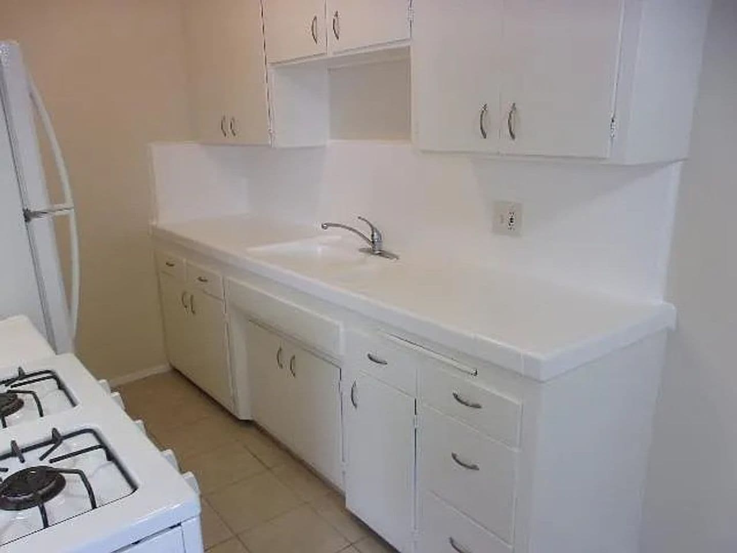 Van Nuys Apartment: 13819 Sherman Way,