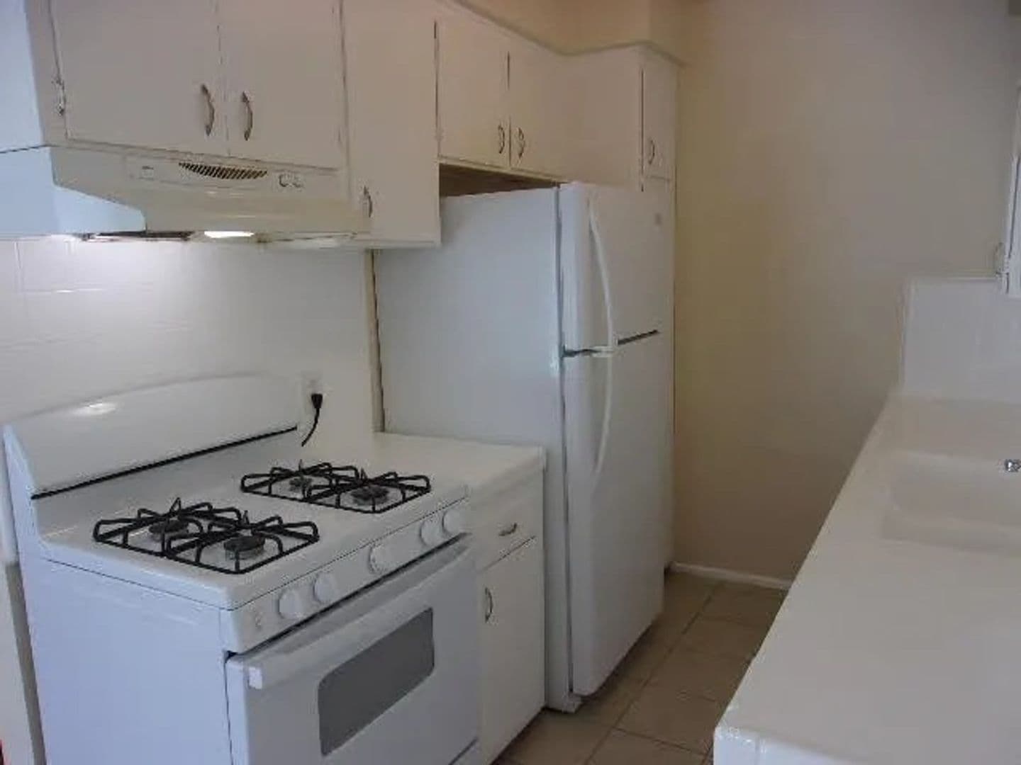 Van Nuys Apartment: 13819 Sherman Way,