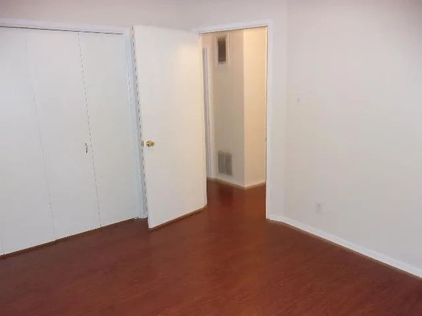 Van Nuys Apartment: 13819 Sherman Way,