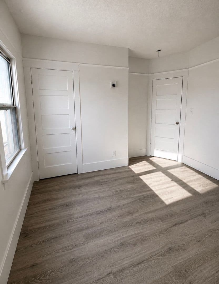 Los Angeles Apartment: 833 W. 42nd Place
