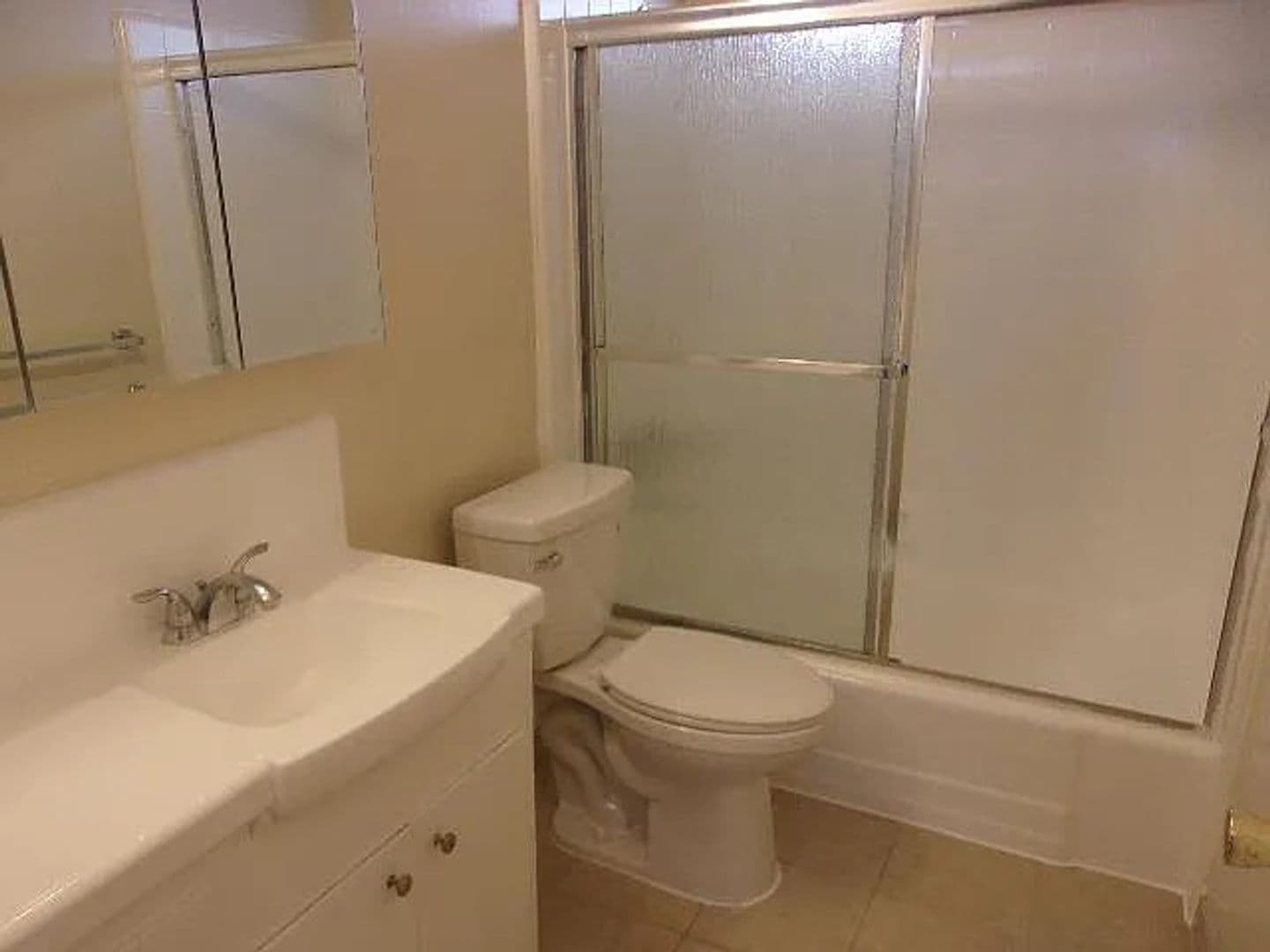 Van Nuys Apartment: 13819 Sherman Way,