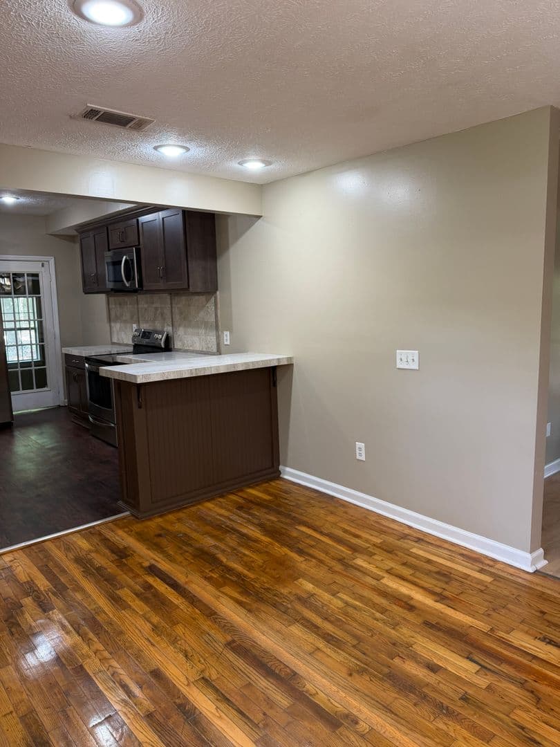 Opelika House: 503 Lake Condy Rd.
