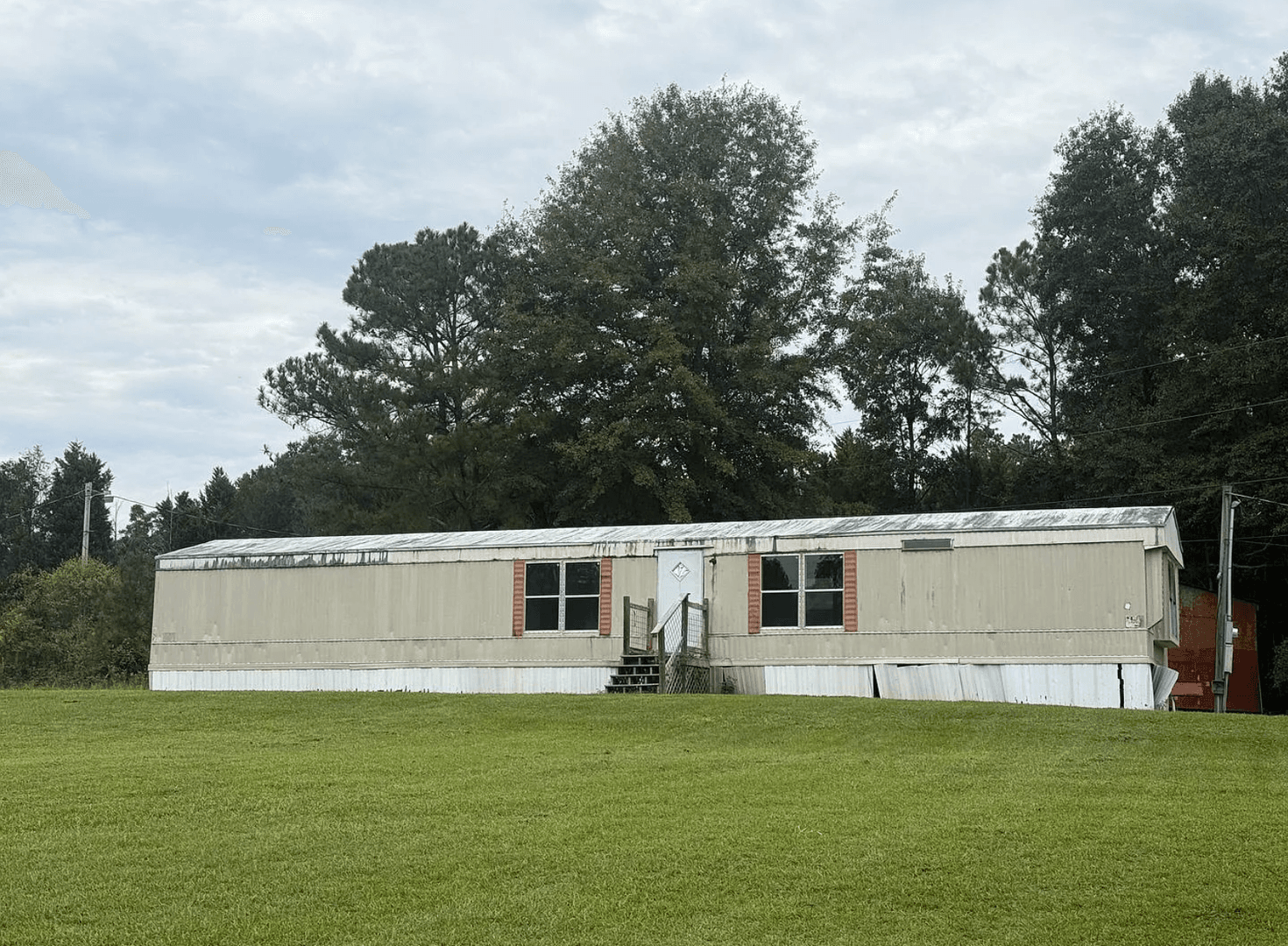 Opelika House: 3503 Lee Rd 166