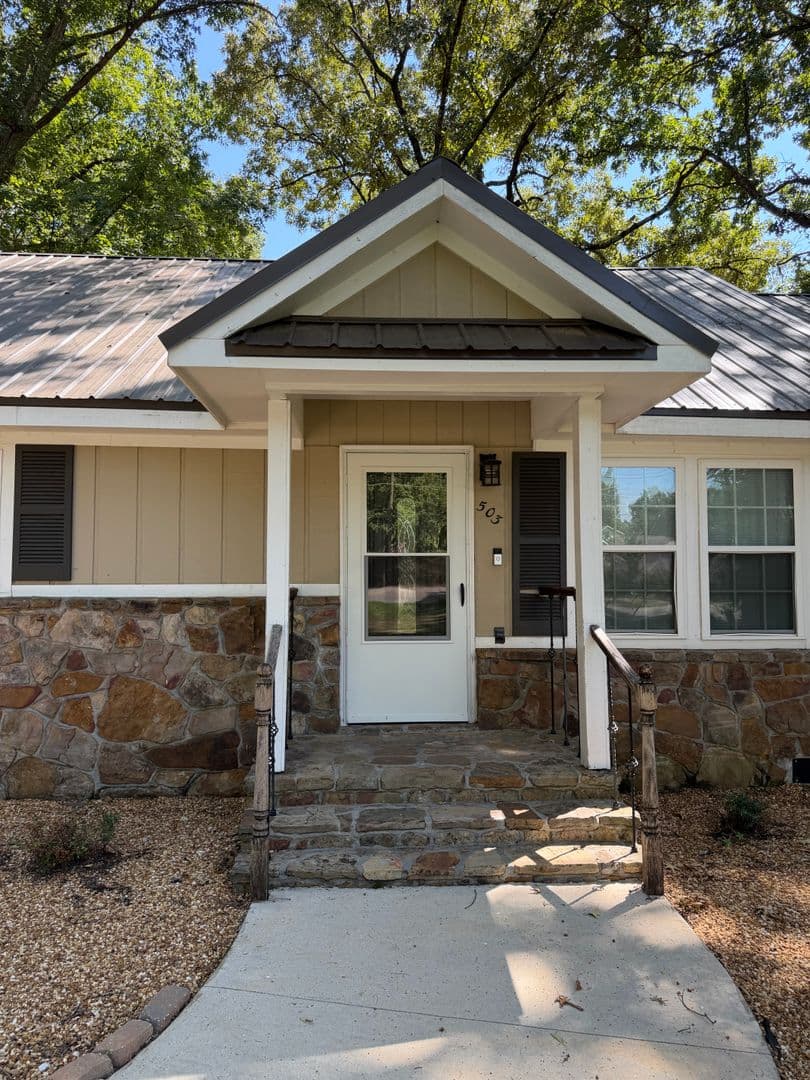 Opelika House: 503 Lake Condy Rd.