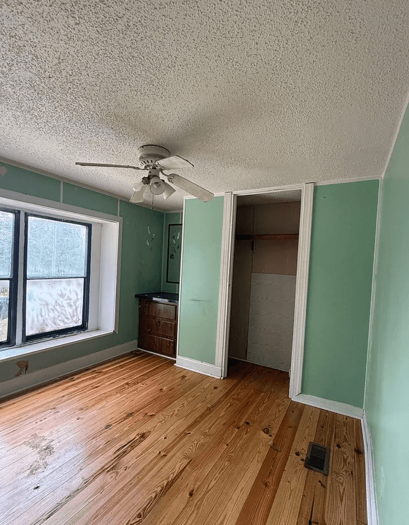 Opelika House: 3503 Lee Rd 166