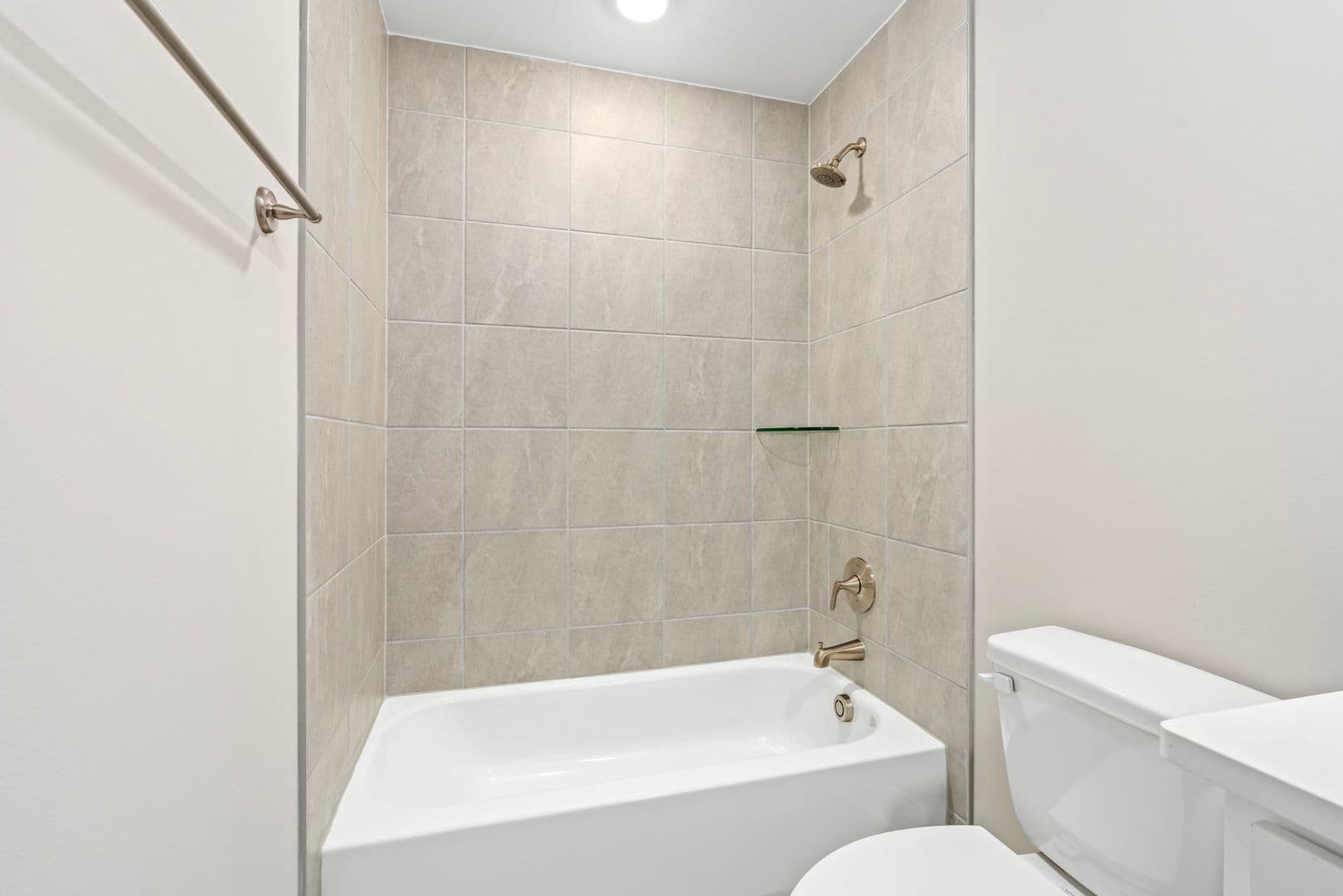 Auburn Townhome: 913 Winslow Ct.