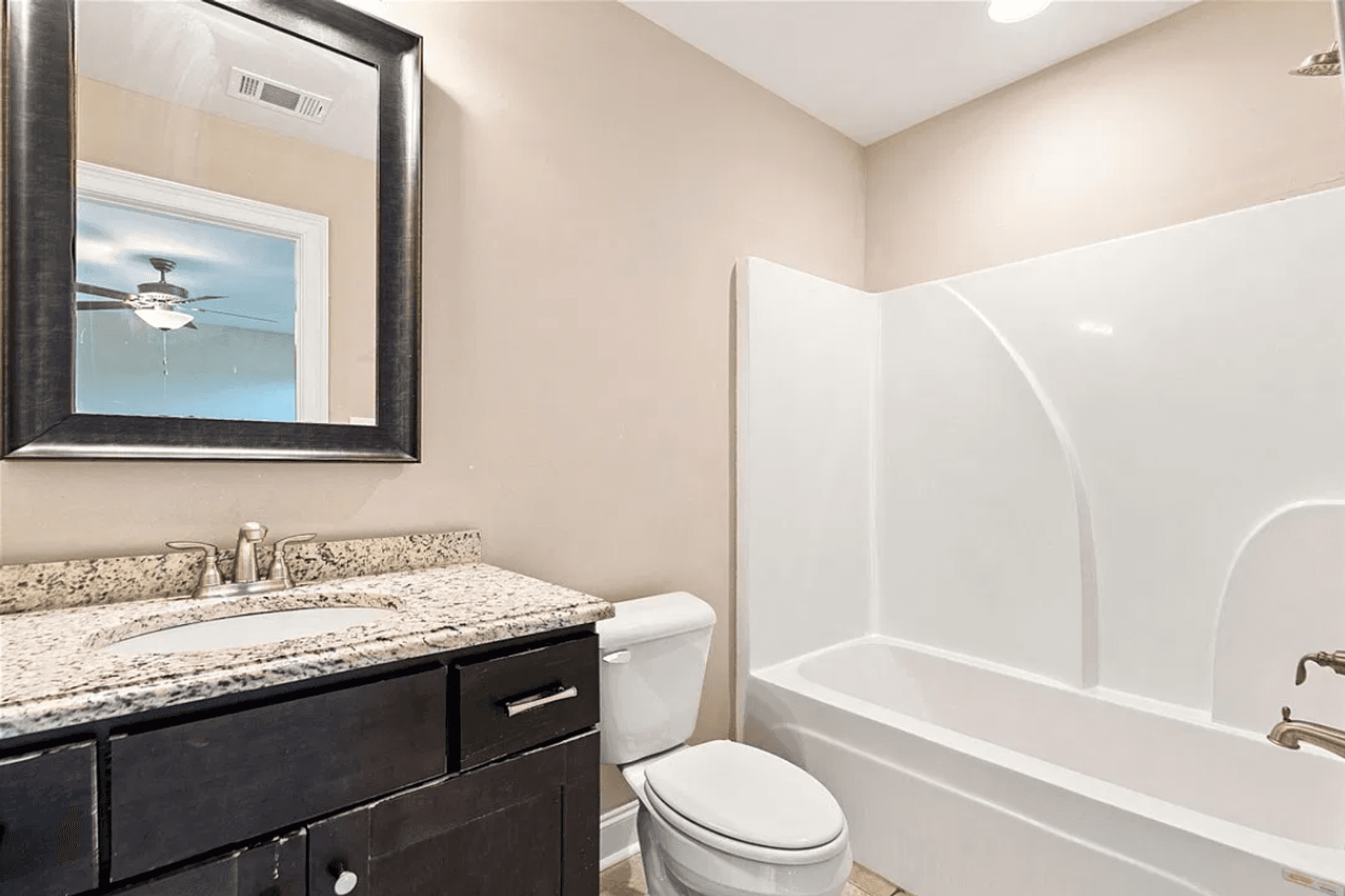Opelika House: 856 Violet Ln