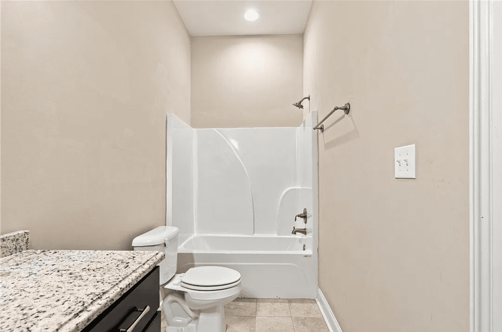 Opelika House: 856 Violet Ln