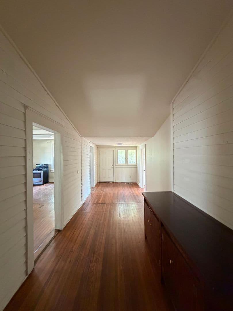 Opelika House: 707 Ave. D
