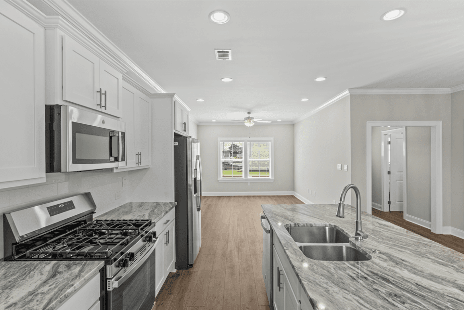 Enterprise Townhome: 200 Clifton Dr.
